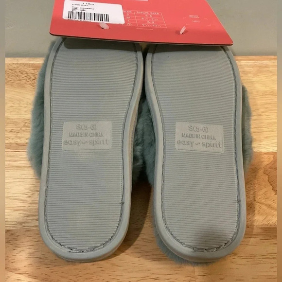 EASY SPIRIT fuzzy green slippers. Women’s size 5/6. Luxurious. NWTS. - Picture 4 of 8